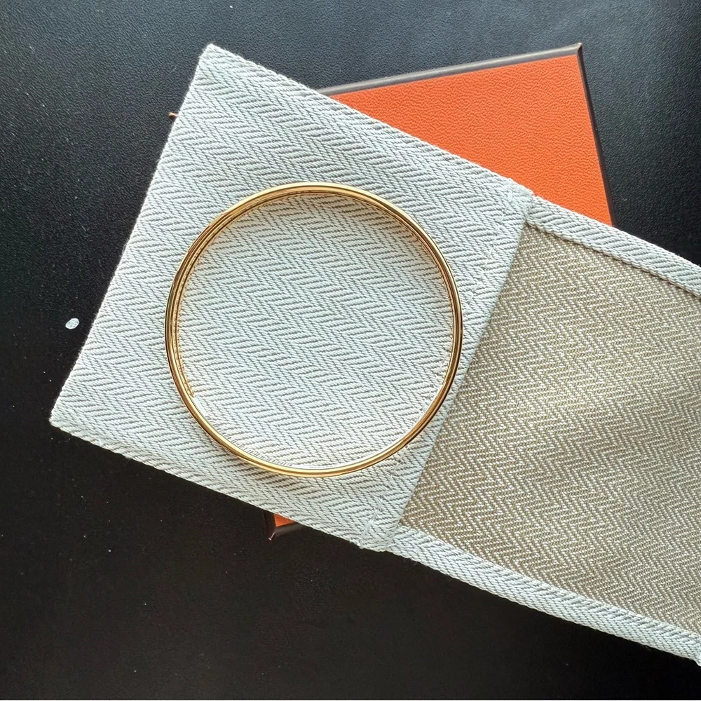 Hermes Black and Uni Gold and Black Bangle - Picture 4 of 8